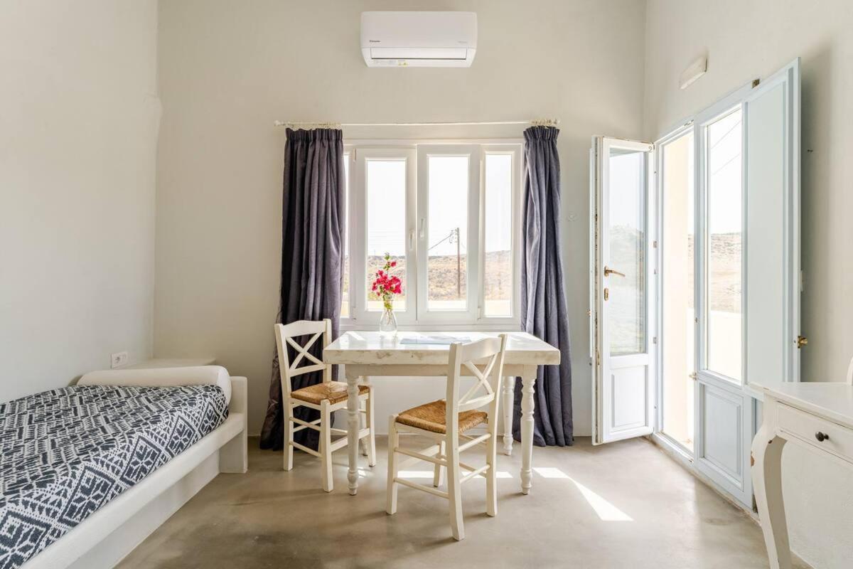 Drakkar Houses Fira  Extérieur photo